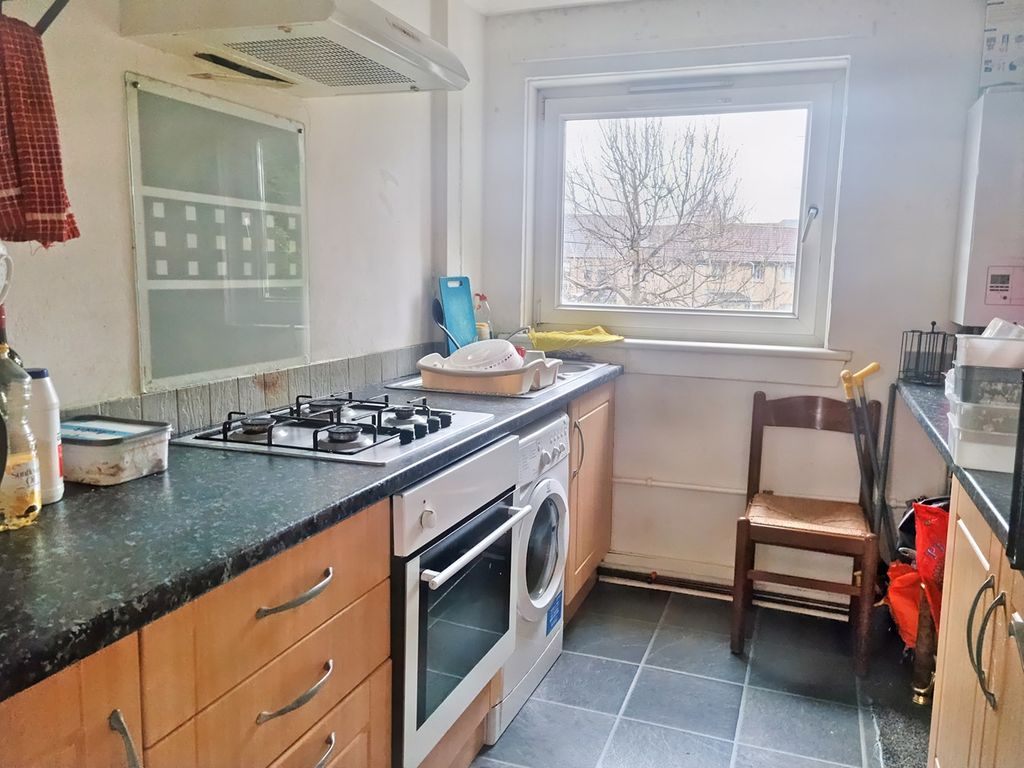 2 bed flat for sale in Pennywell Gardens, Edinburgh EH4, £128,995
