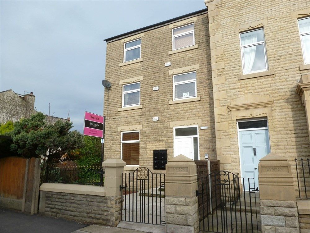 2 bed flat to rent in 77 Bury Road, Tottington, Bury BL8, £750 pcm