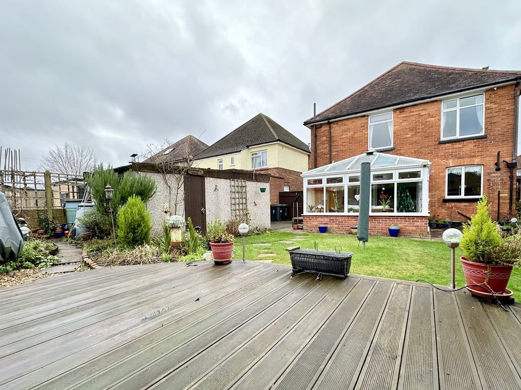 4 bed detached house for sale in The Avenue, Bournemouth BH9, £600,000