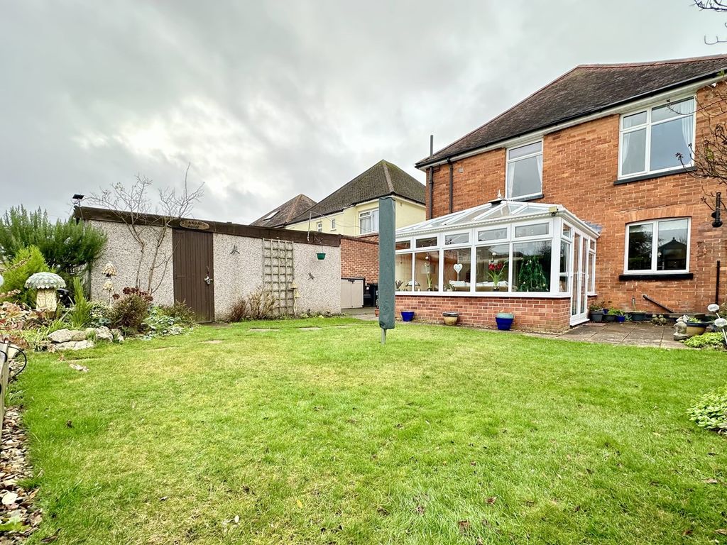 4 bed detached house for sale in The Avenue, Bournemouth BH9, £600,000