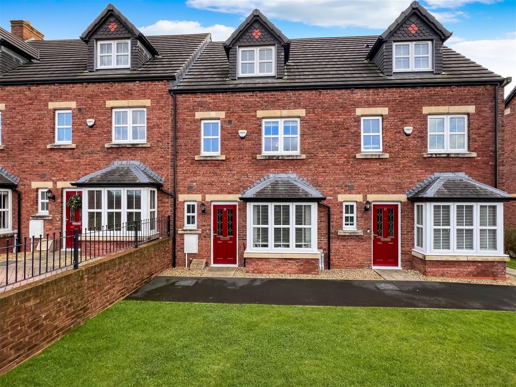 4 bed town house for sale in Fenwick Drive, Kingstown, Carlisle CA6, £270,000
