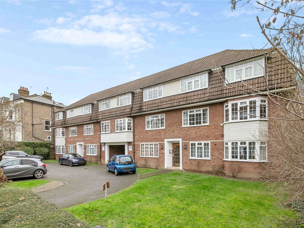 1 bed flat for sale in Hambledon Court, The Grove, London W5, £360,000
