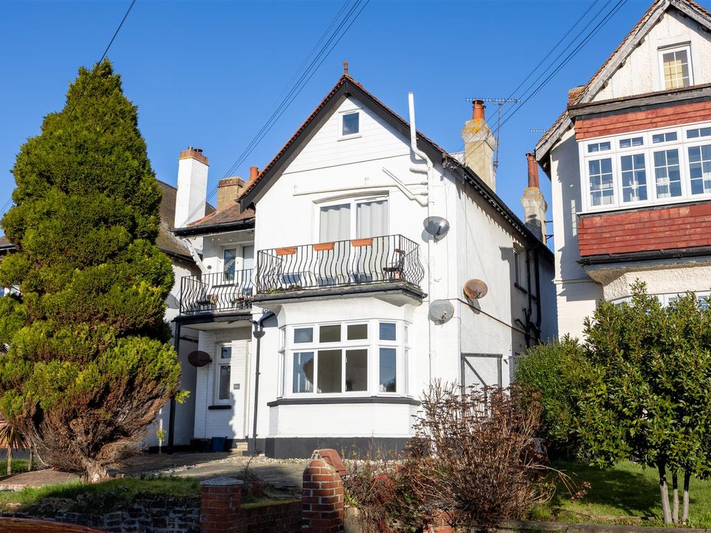1 bed flat for sale in First Avenue, Westcliff-On-Sea SS0, £195,000