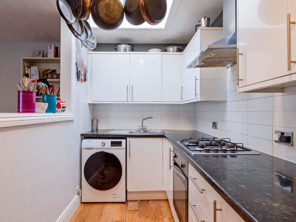 1 bed flat for sale in Stanford Avenue, Brighton BN1, £260,000
