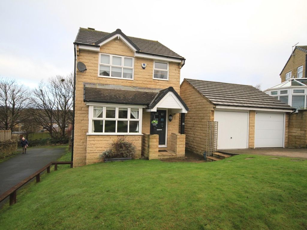 3 bed detached house for sale in Little Cote, Thackley, Bradford BD10, £277,500