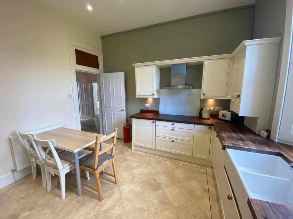 3 bed flat to rent in 12/2, East Preston Street, Edinburgh EH8, £1,850 pcm