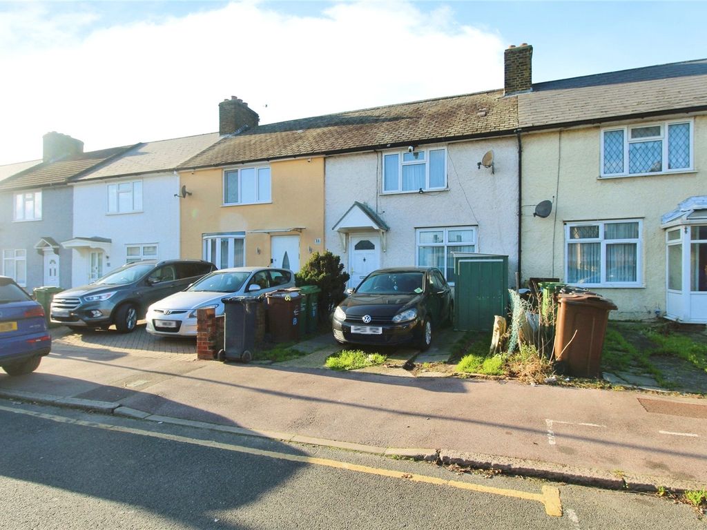 3 bed detached house for sale in Greenfield Road, Dagenham RM9, £375,000