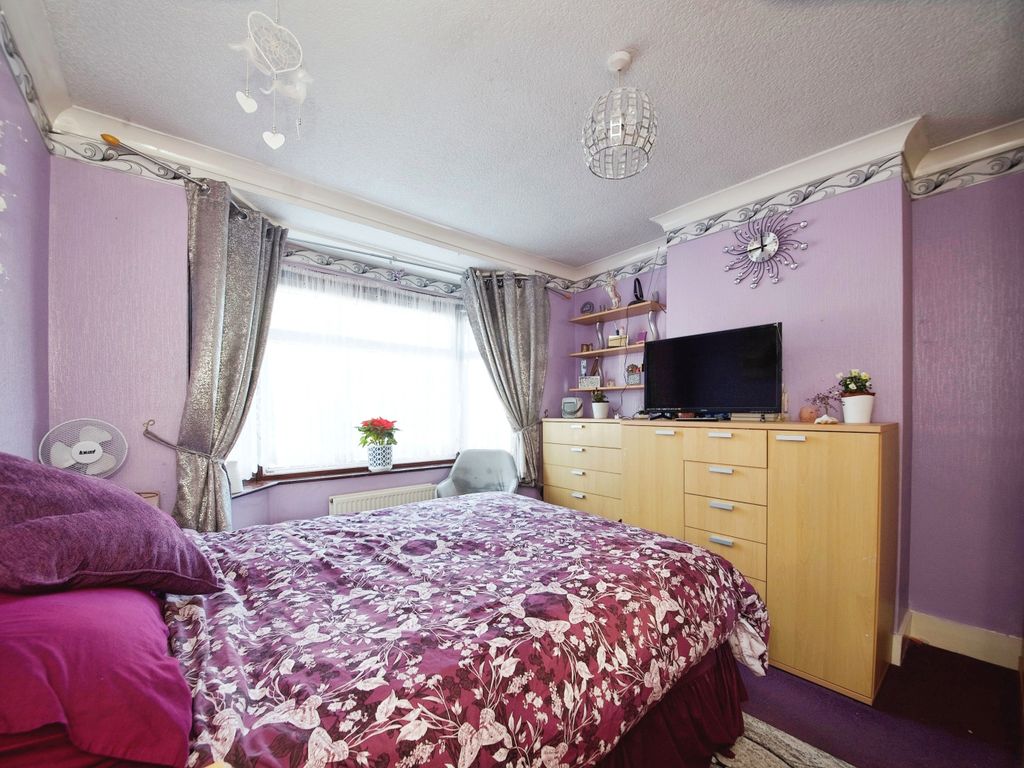 3 bed semi-detached house for sale in Tysoe Avenue, Enfield EN3, £460,000