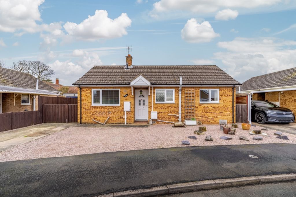 2 bed bungalow for sale in Ash Court, Donington, Spalding, Lincolnshire PE11, £195,000