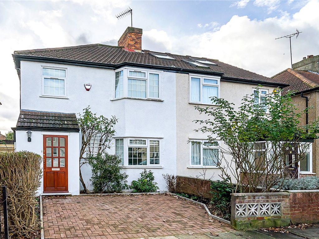 3 bed semi-detached house for sale in Crossway, Ealing W13, £925,000