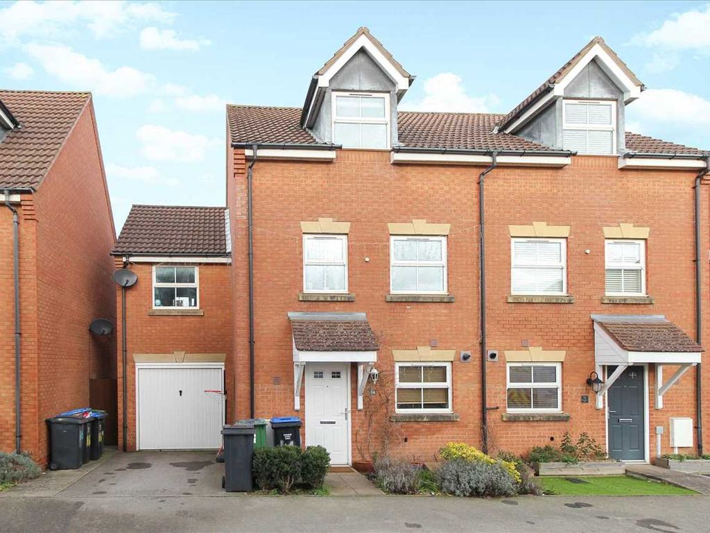 4 bed semi-detached house for sale in Hurlingham Road, Market Harborough LE16, £330,000