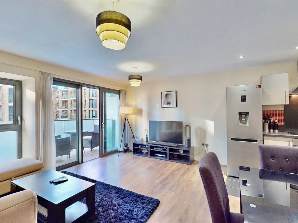 1 bed flat for sale in Surrey Quays Rd, London SE16, £440,000