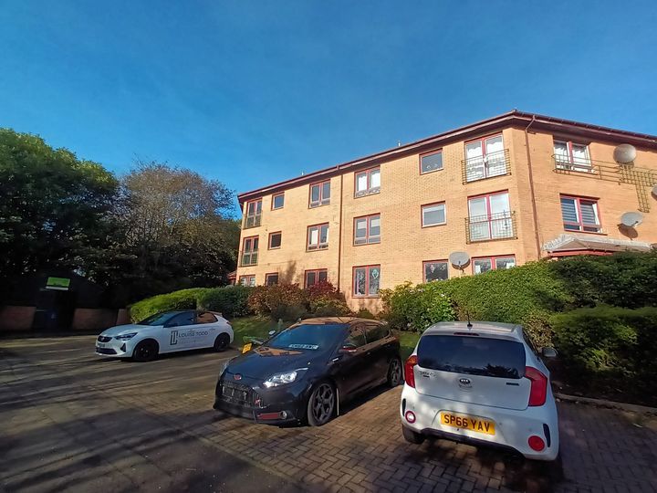 2 bed flat to rent in Abercorn Street, Dundee DD4, £850 pcm