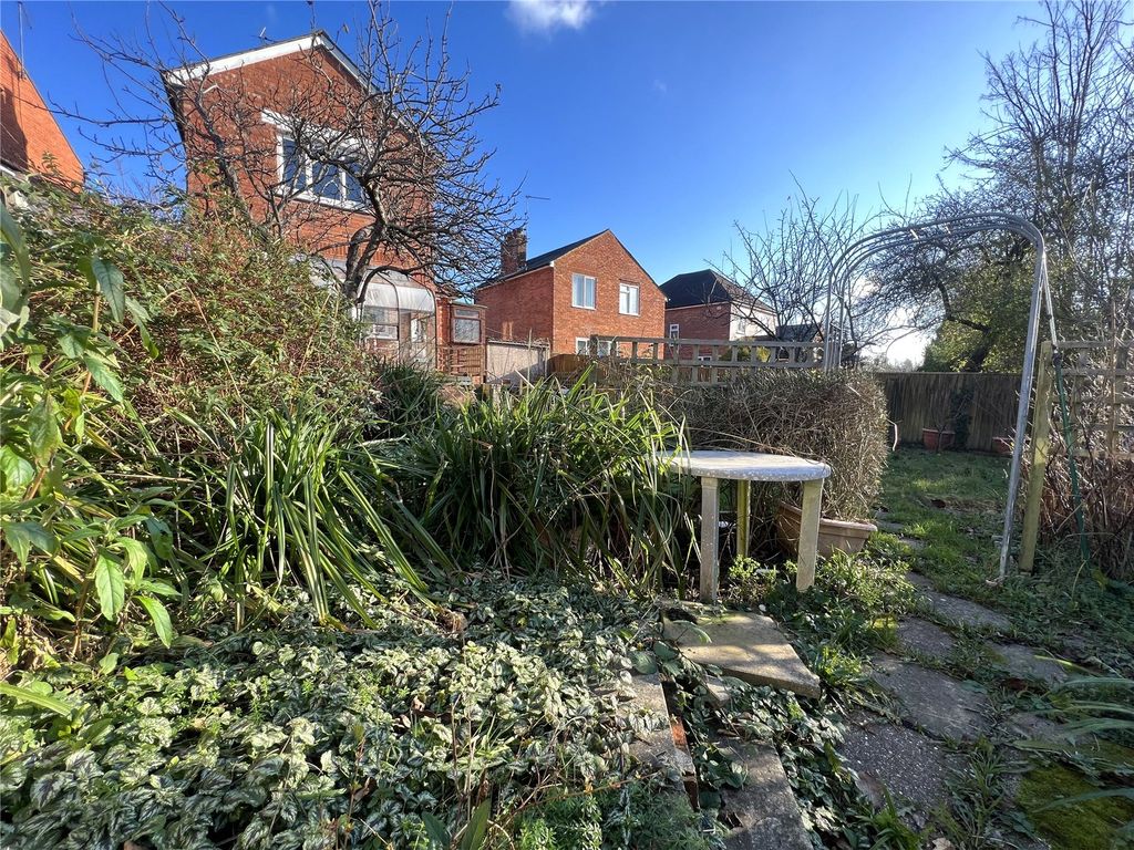 3 bed detached house for sale in Sandford Road, Aldershot, Hampshire GU11, £375,000