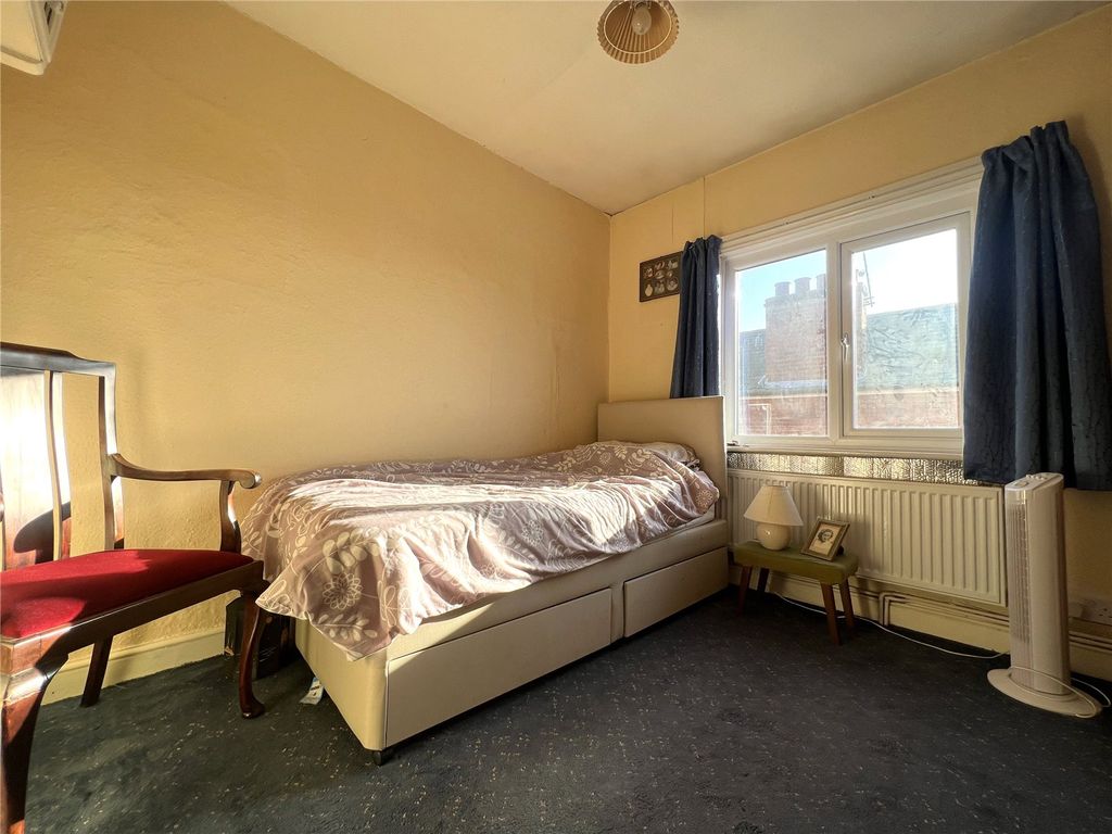 3 bed detached house for sale in Sandford Road, Aldershot, Hampshire GU11, £375,000