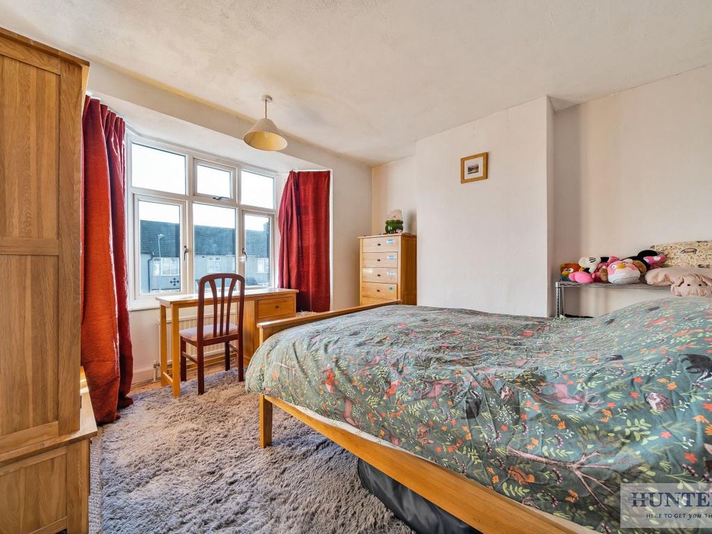 3 bed end terrace house for sale in Cartmel Road, Bexleyheath DA7, £425,000