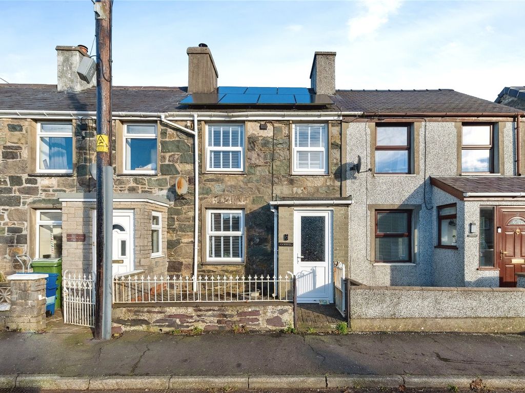 2 bed terraced house for sale in Waunfawr, Caernarfon, Gwynedd LL55, £175,000