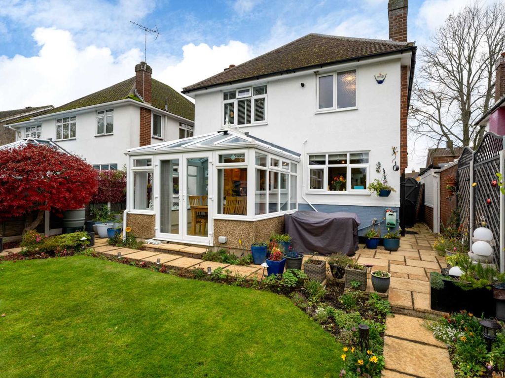 3 bed detached house for sale in Tile Kiln Lane, Leverstock Green HP3, £700,000