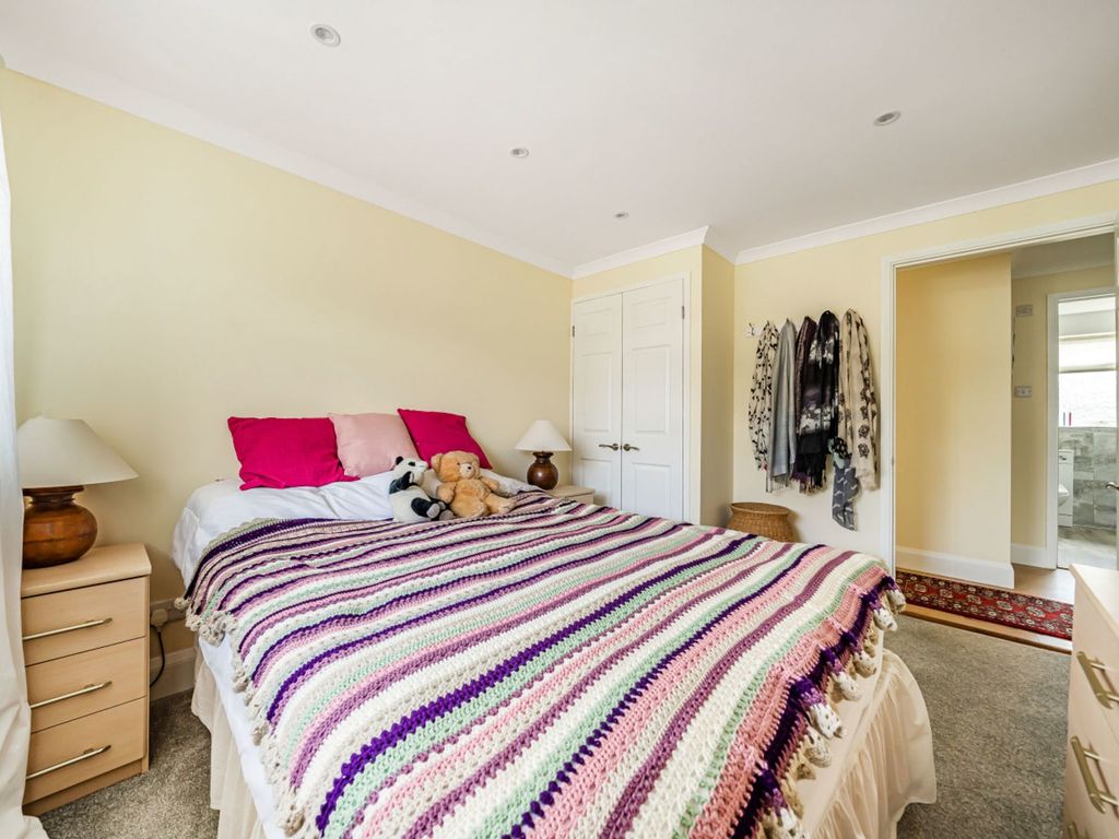 3 bed detached house for sale in Alfriston Close, Bognor Regis PO22, £385,000