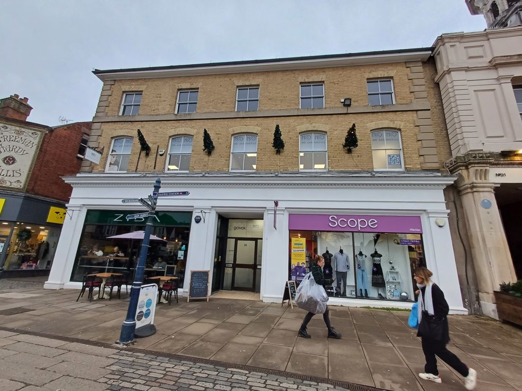 Office to let in Second Floor, 30 Market Place, Hitchin, Hertfordshire SG5, £18,000 pa
