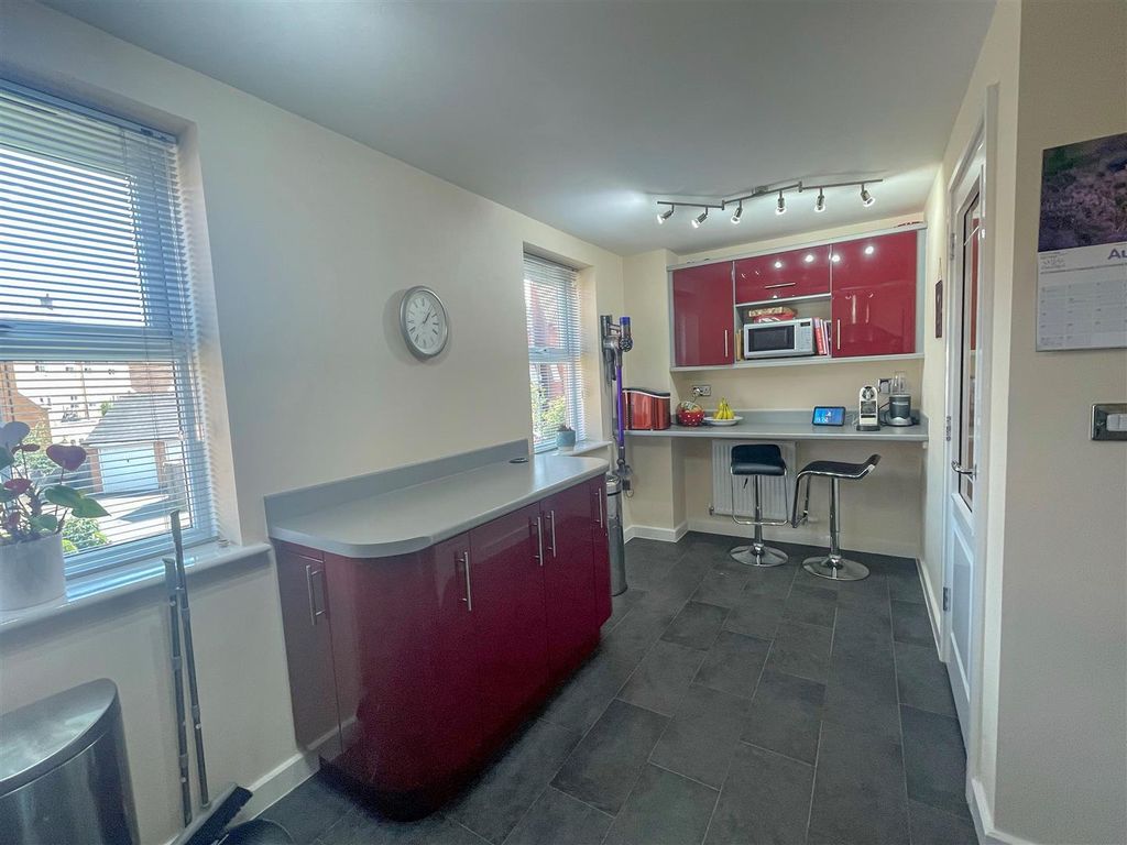 4 bed property for sale in Cartwright Way, Beeston, Nottingham NG9, £350,000