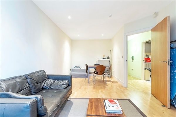 1 bed flat to rent in Antonine Heights, City Walk, London Bridge, London SE1, £1,950 pcm