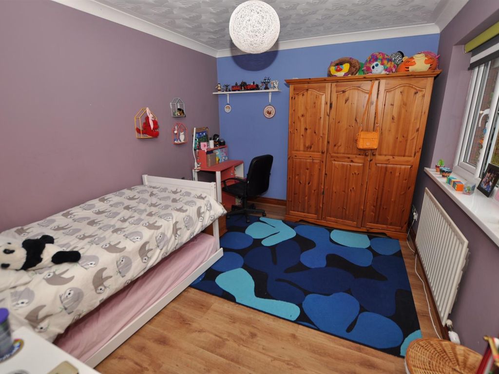 4 bed property for sale in Horeb Road, Mynyddygarreg, Kidwelly SA17, £535,000