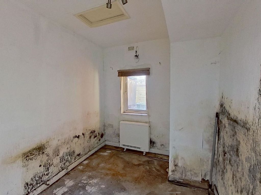 1 bed flat for sale in 10 Conway Road, Newport, Gwent NP19, £39,000