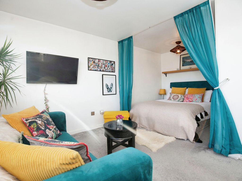 1 bed flat for sale in Clopton Road, Stratford-Upon-Avon, Warwickshire CV37, £115,000