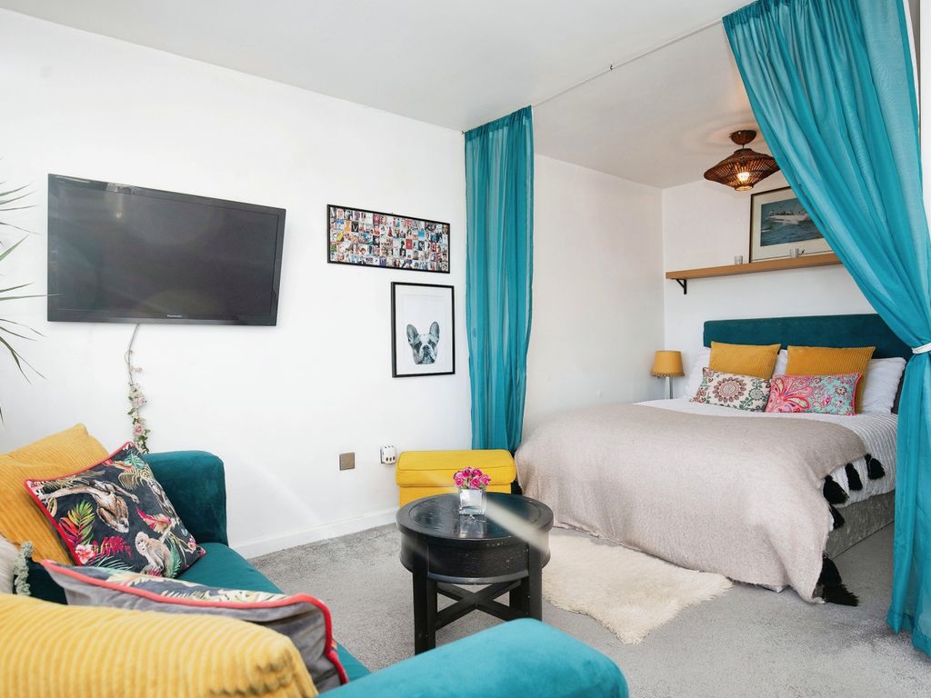 1 bed flat for sale in Clopton Road, Stratford-Upon-Avon, Warwickshire CV37, £115,000
