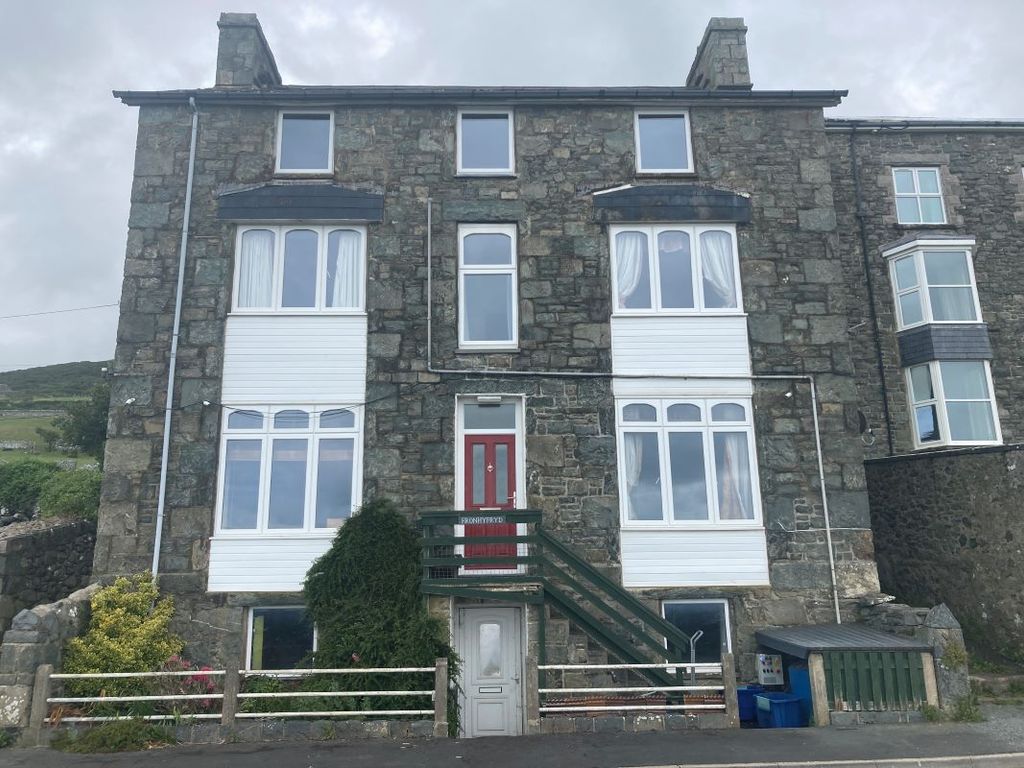 8 bed detached house for sale in Fron Hyfryd, Llanaber, Barmouth, Gwynedd LL42, £220,000