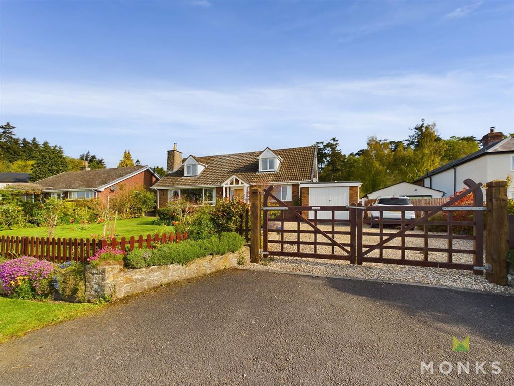 4 bed detached house for sale in Lower Road, Harmer Hill, Shrewsbury SY4, £535,000