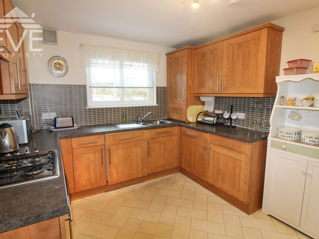 2 bed flat for sale in Strathleven Place, Dumbarton G82, £125,000