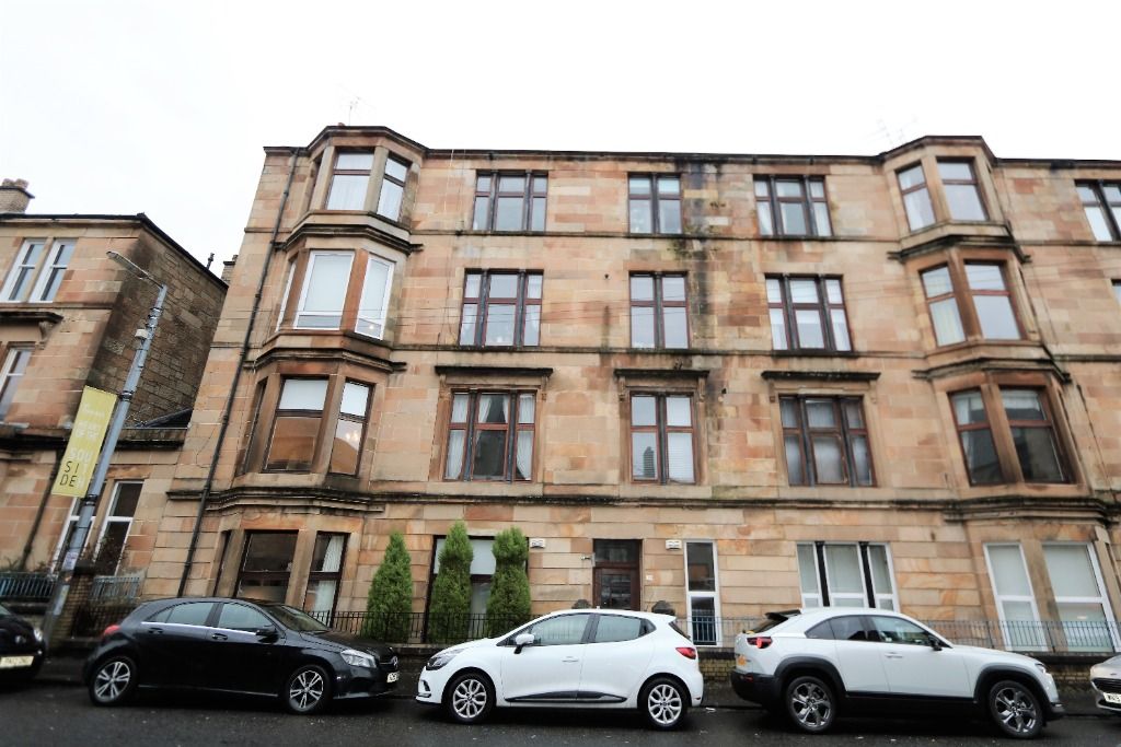 2 bed flat to rent in Deanston Drive, Glasgow G41, £1,200 pcm