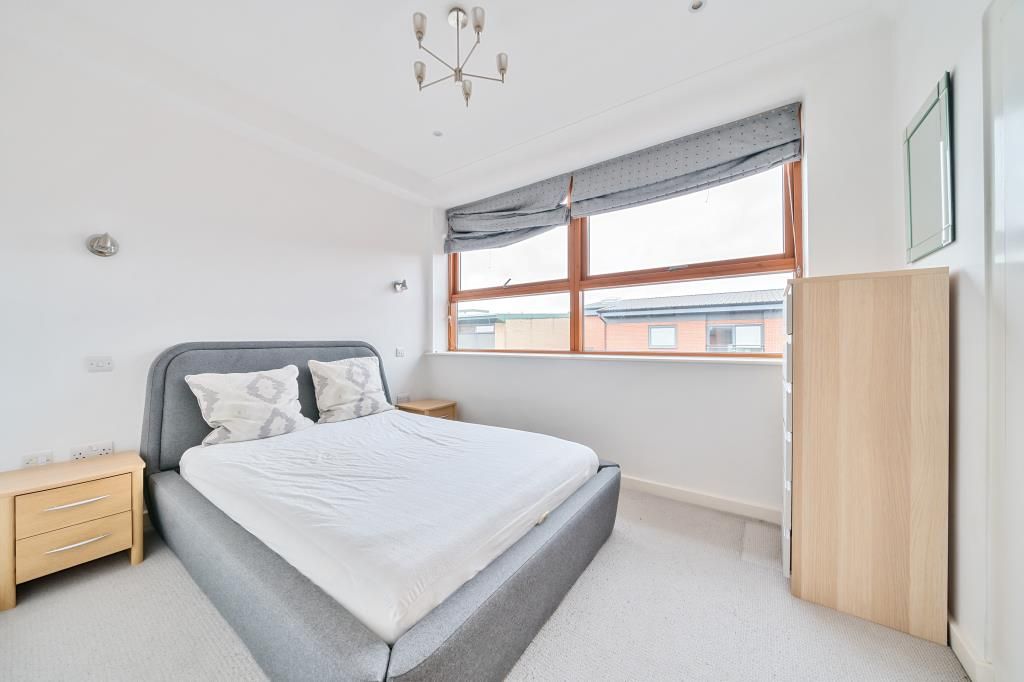 1 bed flat for sale in Aston Mews, Kilburn Lane W10, £500,000