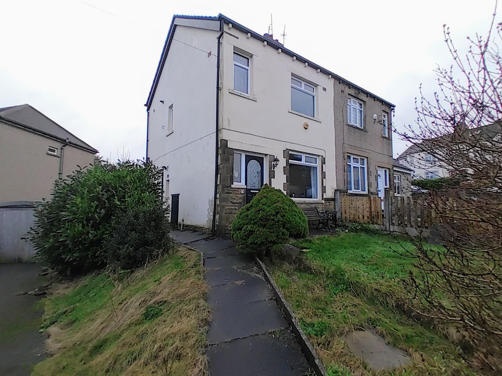 3 bed semi-detached house for sale in Welbeck Drive, Bradford BD7, £195,000