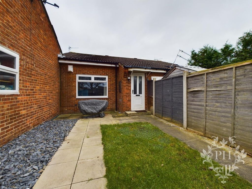 2 bed bungalow for sale in The Parklands, Redcar TS10, £90,000