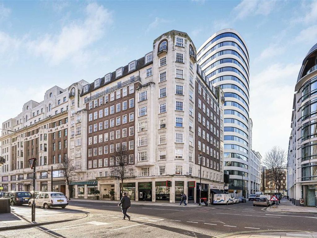 3 bed flat to rent in Great Cumberland Place, London W1H, £3,900 pcm
