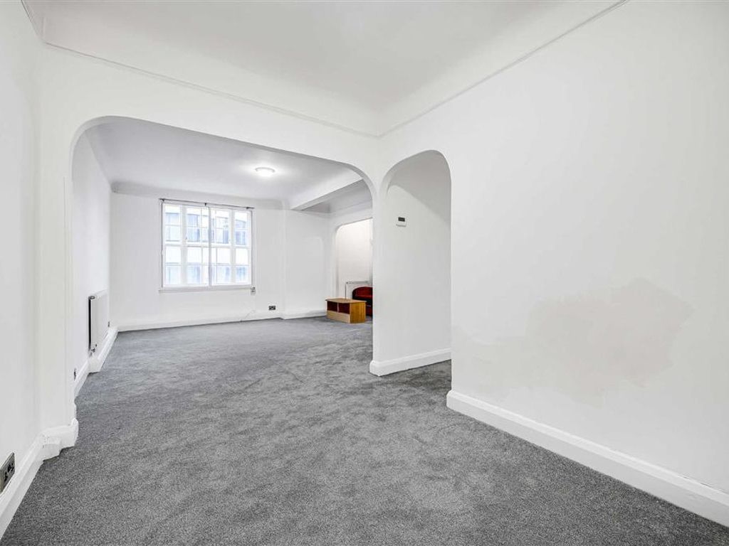 3 bed flat to rent in Great Cumberland Place, London W1H, £3,900 pcm