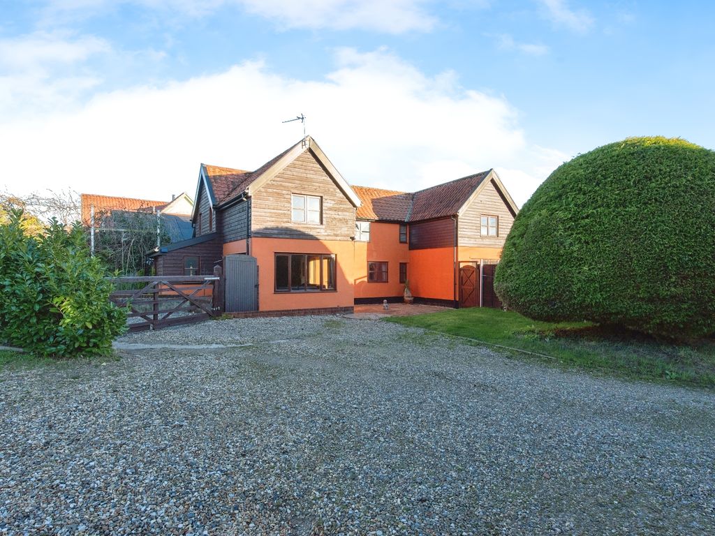 4 bed detached house for sale in Smallworth, Diss IP22, £650,000