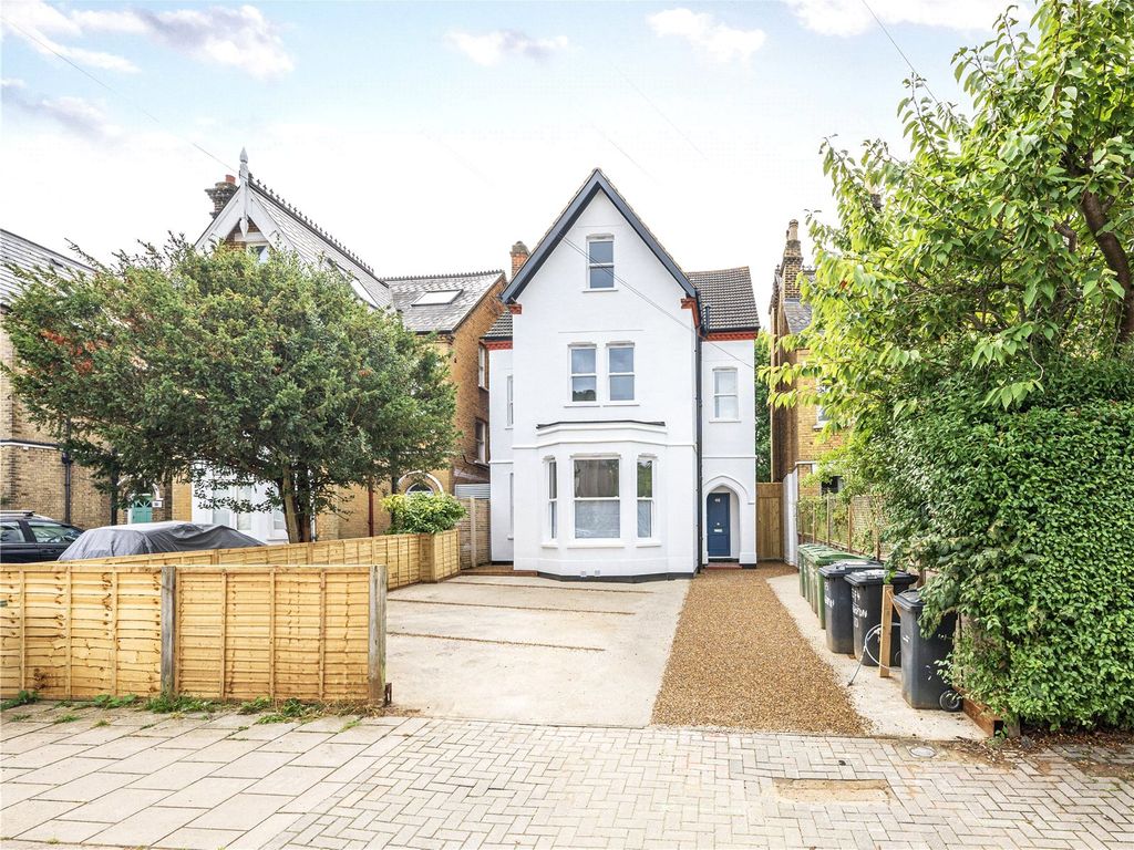 New home, 1 bed flat for sale in Hopton Road, London SW16, £350,000