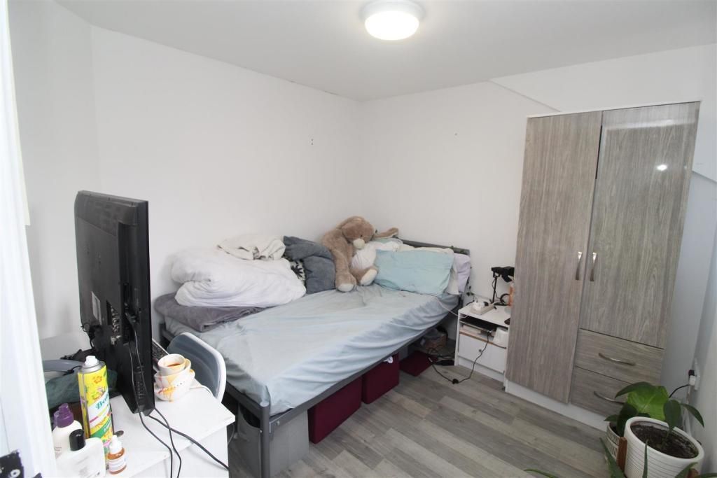 6 bed terraced house to rent in Kingsland Terrace, Treforest, Pontypridd CF37, £2,100 pcm