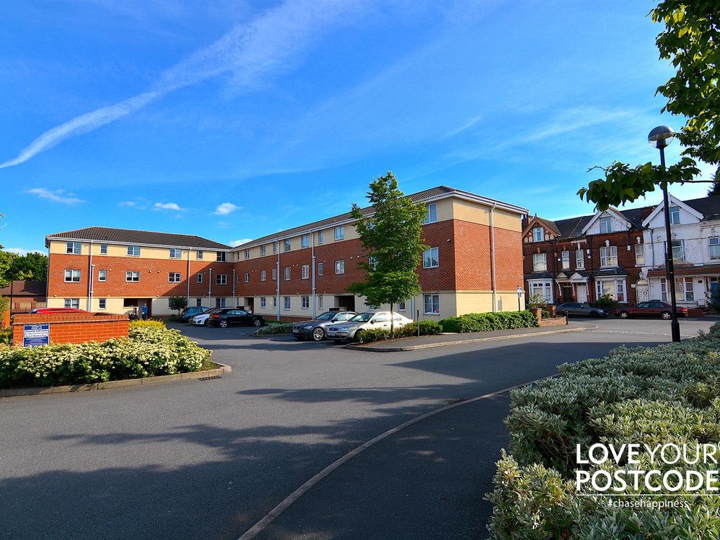 2 bed flat for sale in Princes Gate, Beeches Road, West Bromwich B70, £100,000