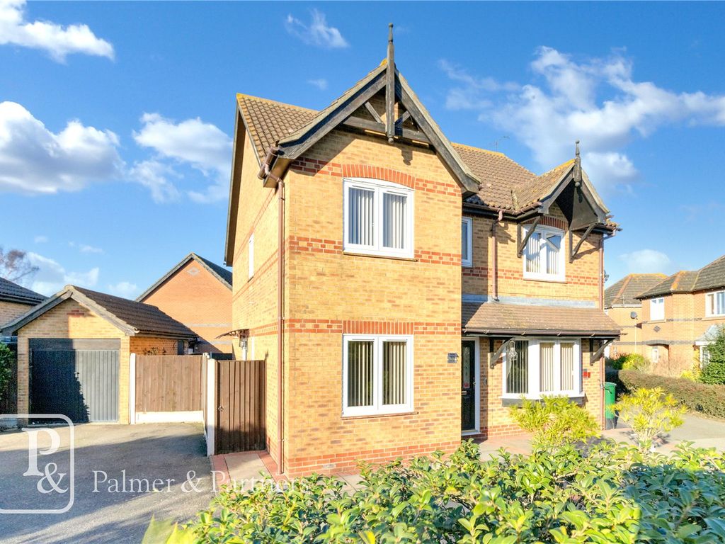 4 bed detached house for sale in Barrell Close, Frating, Colchester, Essex CO7, £400,000