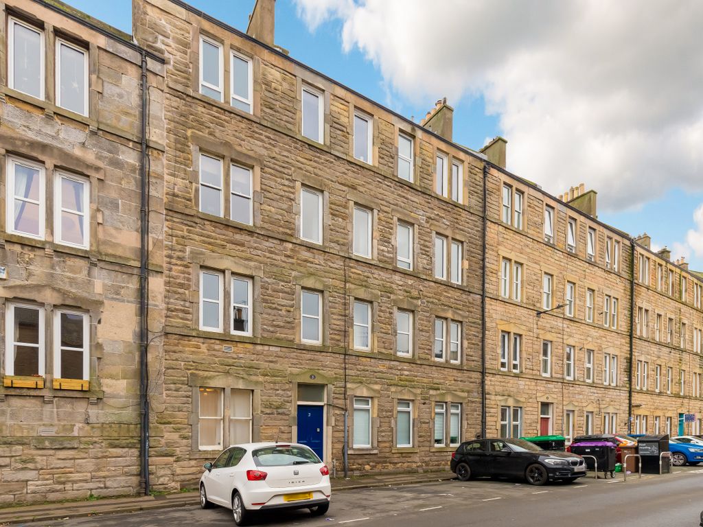 1 bed flat for sale in 3/8, 2F2, Milton Street, Edinburgh EH8, £170,000
