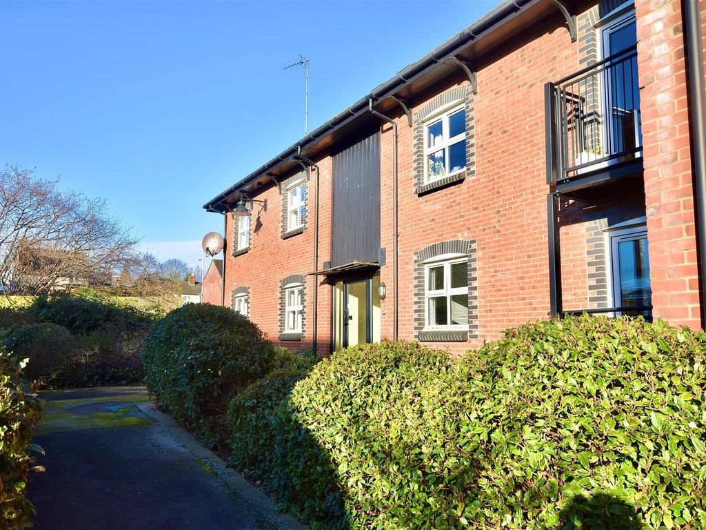 2 bed flat for sale in West Dock The Wharf, Linslade LU7, £235,000