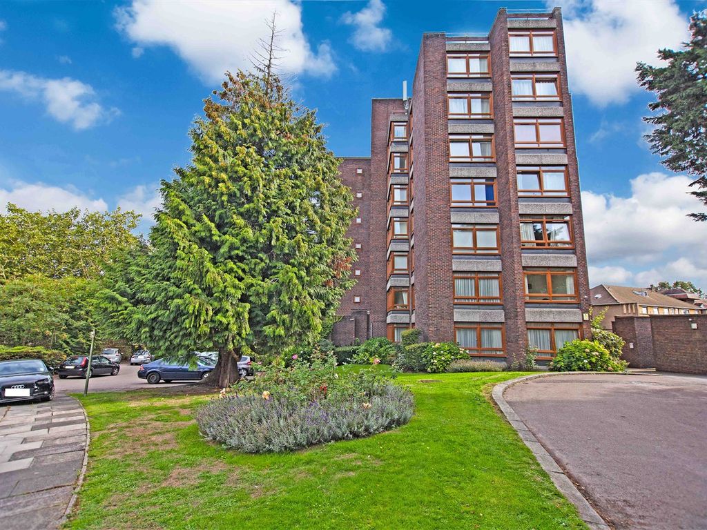 2 bed flat to rent in Westchester Court, Westchester Drive, Hendon NW4, £1,950 pcm