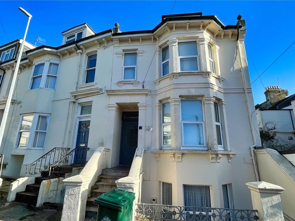 1 bed property to rent in Shaftesbury Place, Brighton BN1, £700 pcm