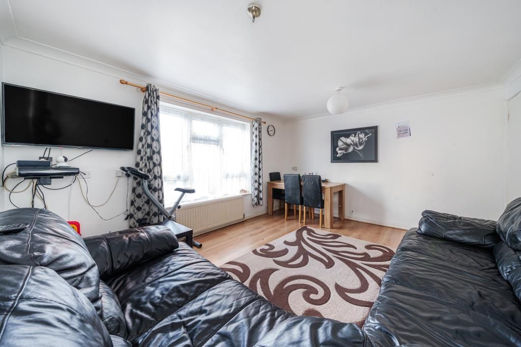 1 bed flat for sale in Slough, Berkshire SL1, £170,000