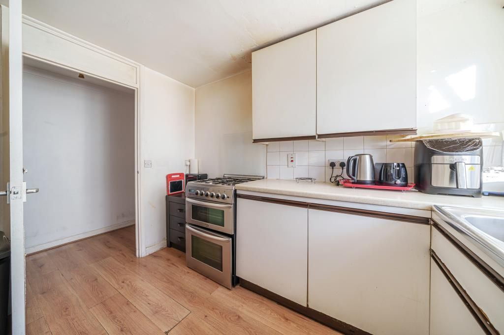 1 bed flat for sale in Slough, Berkshire SL1, £170,000
